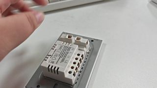 UBARO US WIFI 2 gangs intelligent et prise